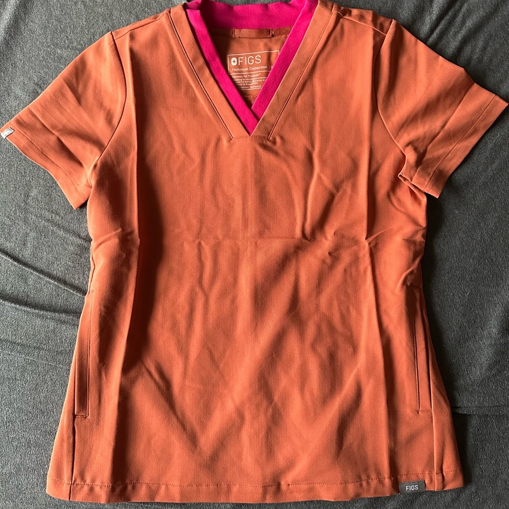 Figs Oran Slim Scrub top